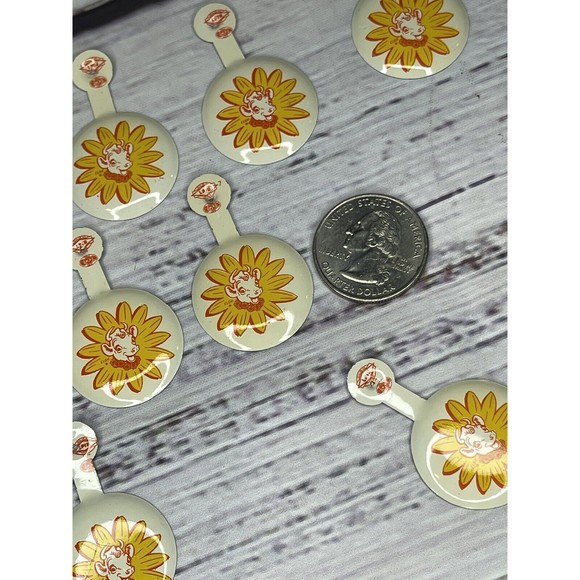 Set Of 11 Vintage 1960’s Fold-Tab Button Borden’s “Elsie the Cow” Yellow Pinback - Picture 5 of 5